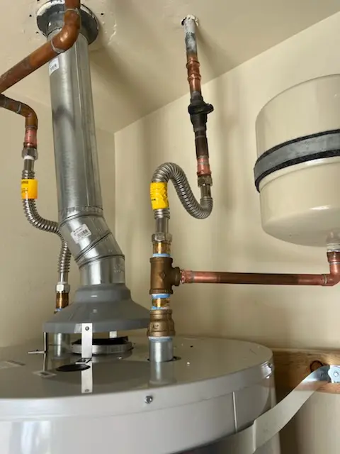 Water heater installation and plumbing repair in Green
